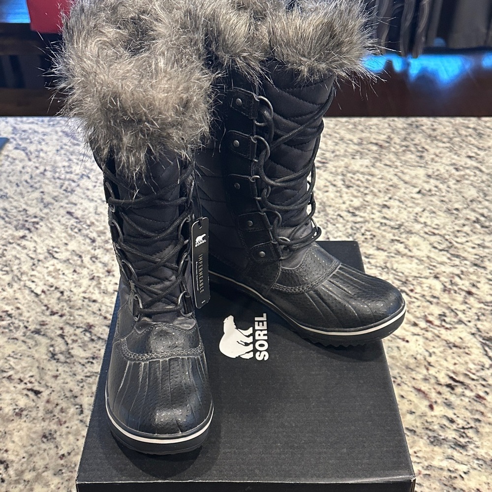 Sorel Sorel Tofino II Boots Women's Black Fur-Trimmed Winter Boots